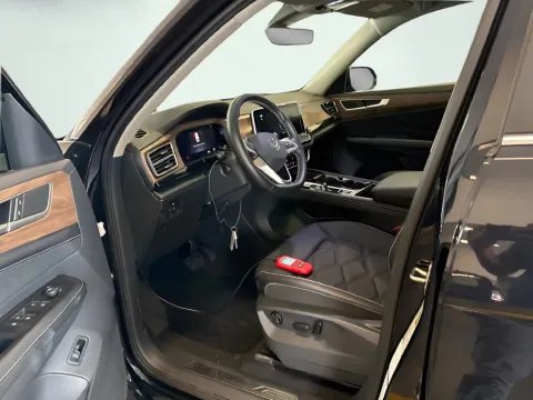 Photos of 2026 Volkswagen Atlas SE w/Technology for sale in Fishers, IN at AutoGiant USA Fishers