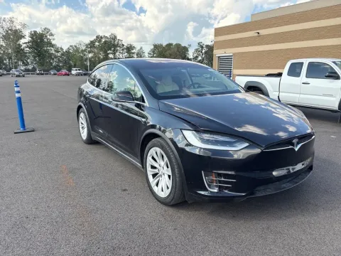 More photos of 2017 Tesla Model X 100D at AutoGiant USA Fishers, IN