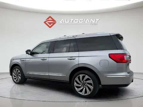More photos of 2020 Lincoln Navigator Reserve at AutoGiant USA Fishers, IN