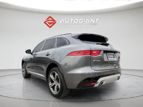 More photos of 2017 Jaguar F-PACE S at AutoGiant USA Fishers, IN