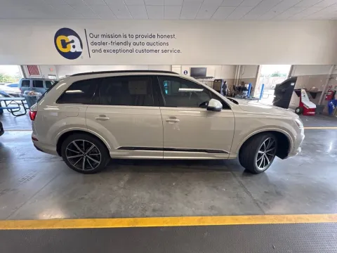 More photos of 2021 Audi Q7 55 Prestige at AutoGiant USA Fishers, IN