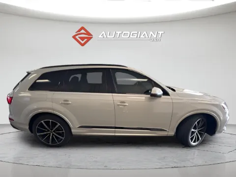 More photos of 2021 Audi Q7 55 Prestige at AutoGiant USA Fishers, IN