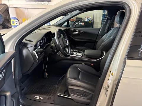 Photos of 2021 Audi Q7 55 Prestige for sale in Fishers, IN at AutoGiant USA Fishers