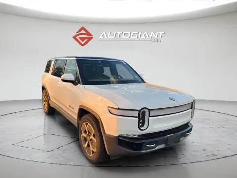 More photos of 2023 Rivian R1S Adventure Quad Motor Large Pack at AutoGiant USA Fishers, IN