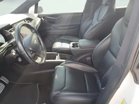 More photos of 2018 Tesla Model X P100D at AutoGiant USA Fishers, IN