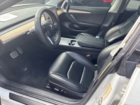 More photos of 2021 Tesla Model 3 Standard Range Plus at AutoGiant USA Fishers, IN