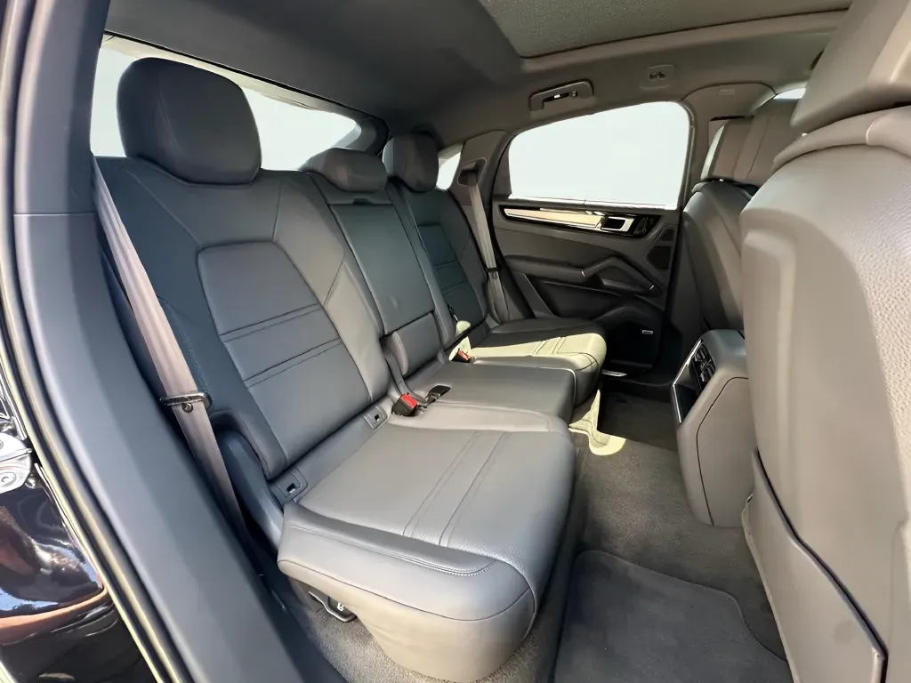 2022 Porsche Cayenne Coup E-Hybrid - Photo 46