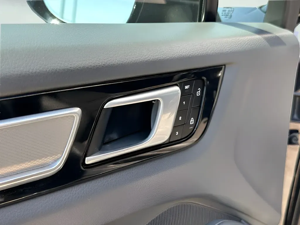 2022 Porsche Cayenne Coup E-Hybrid - Photo 22