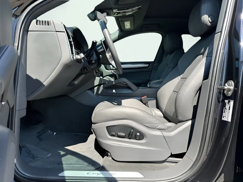 2022 Porsche Cayenne Coup E-Hybrid - Photo 24
