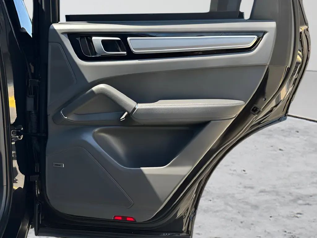 2022 Porsche Cayenne Coup E-Hybrid - Photo 37