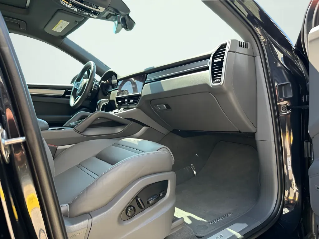 2022 Porsche Cayenne Coup E-Hybrid - Photo 57