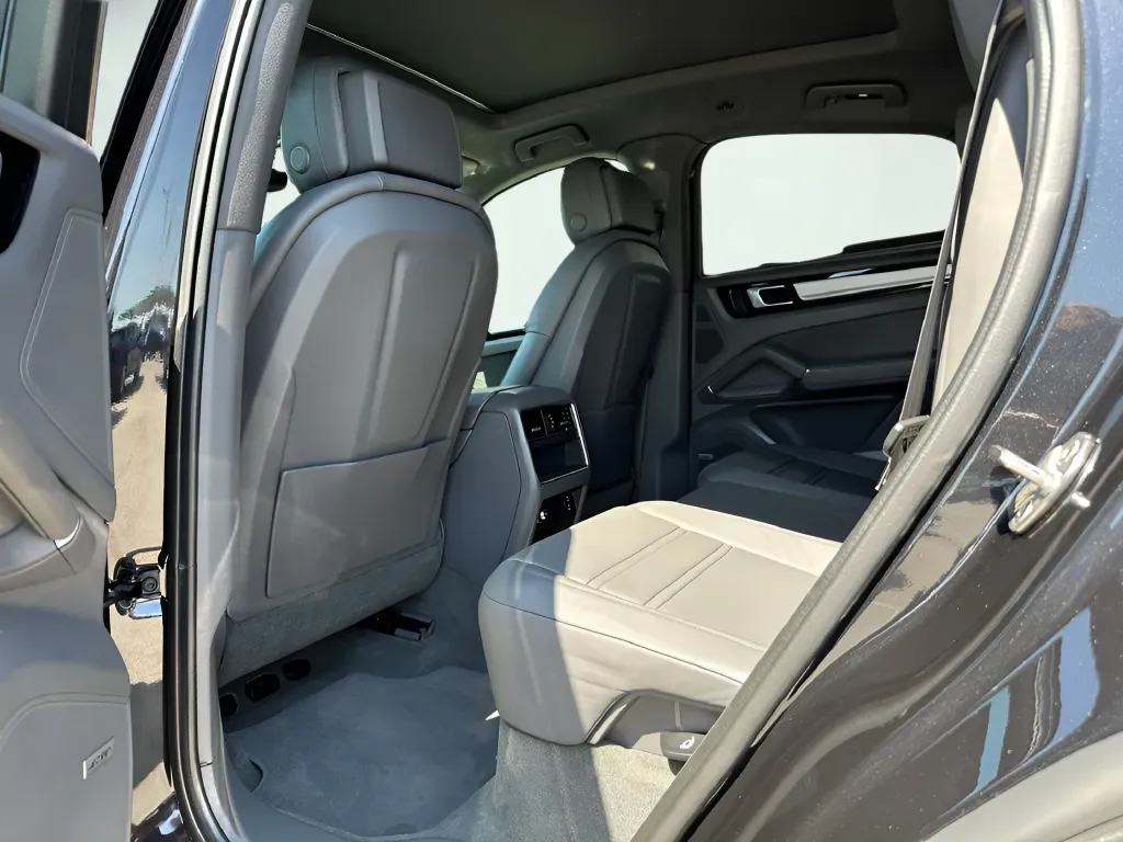 2022 Porsche Cayenne Coup E-Hybrid - Photo 35