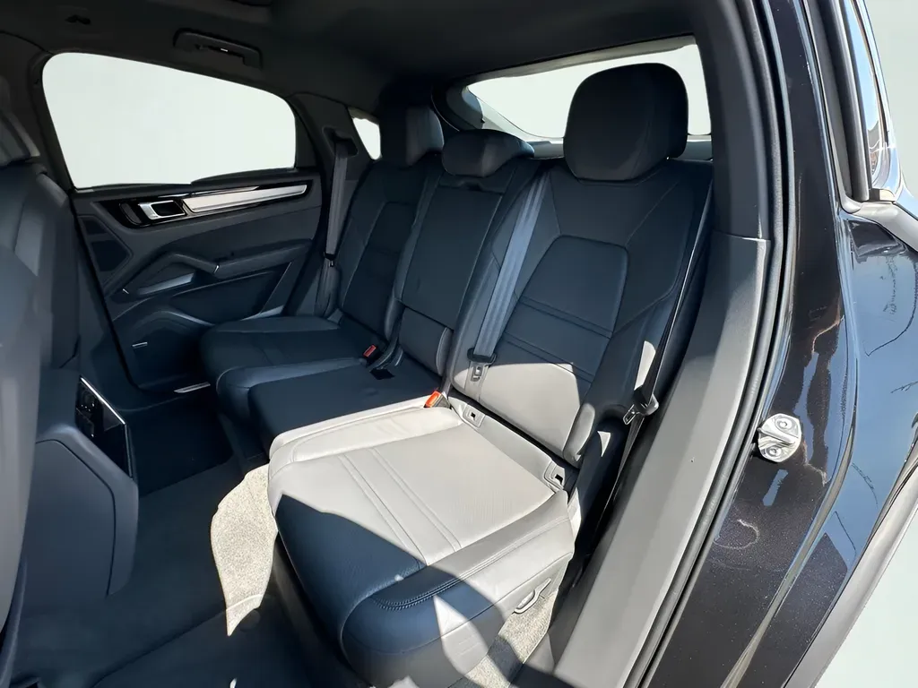 2022 Porsche Cayenne Coup E-Hybrid - Photo 59