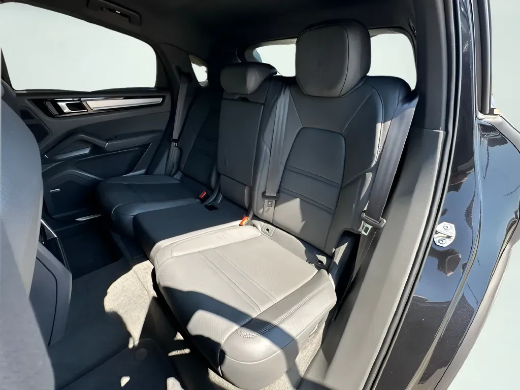 2022 Porsche Cayenne Coup E-Hybrid - Photo 36