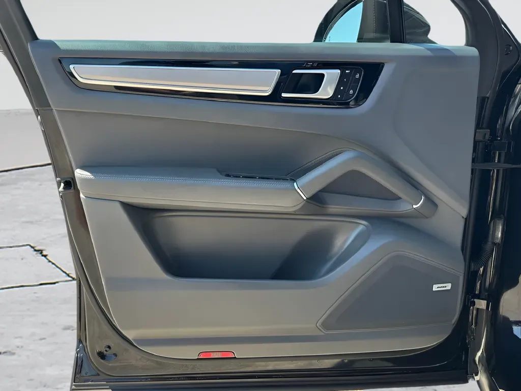 2022 Porsche Cayenne Coup E-Hybrid - Photo 18