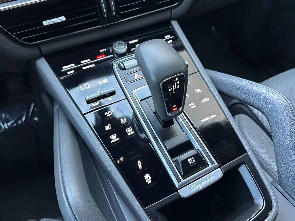 2022 Porsche Cayenne Coup E-Hybrid - Photo 73