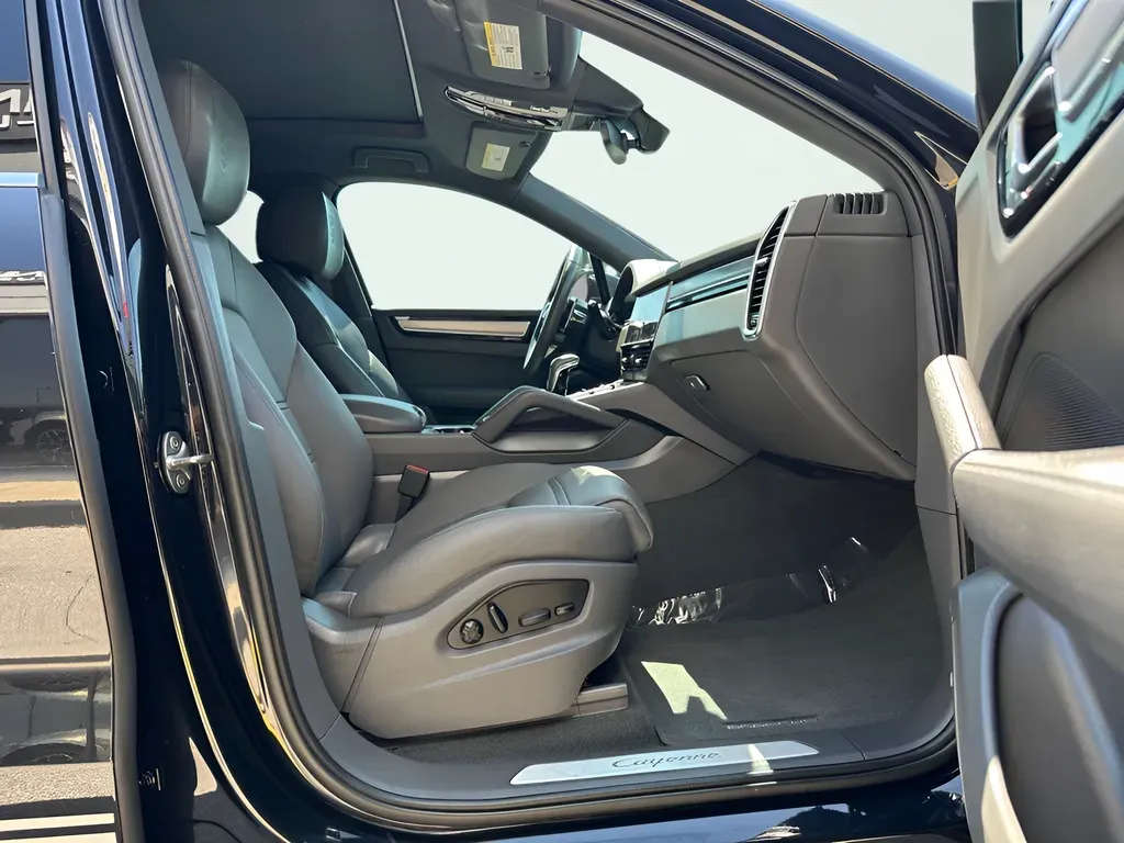 2022 Porsche Cayenne Coup E-Hybrid - Photo 56