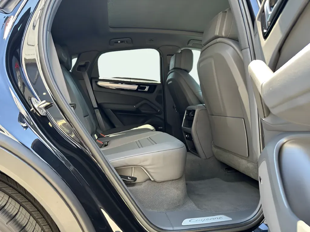 2022 Porsche Cayenne Coup E-Hybrid - Photo 44