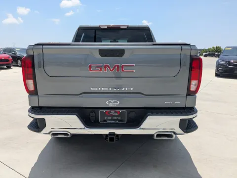 More photos of 2021 GMC Sierra 1500 SLE at Woody Folsom CDJR of Douglas, GA