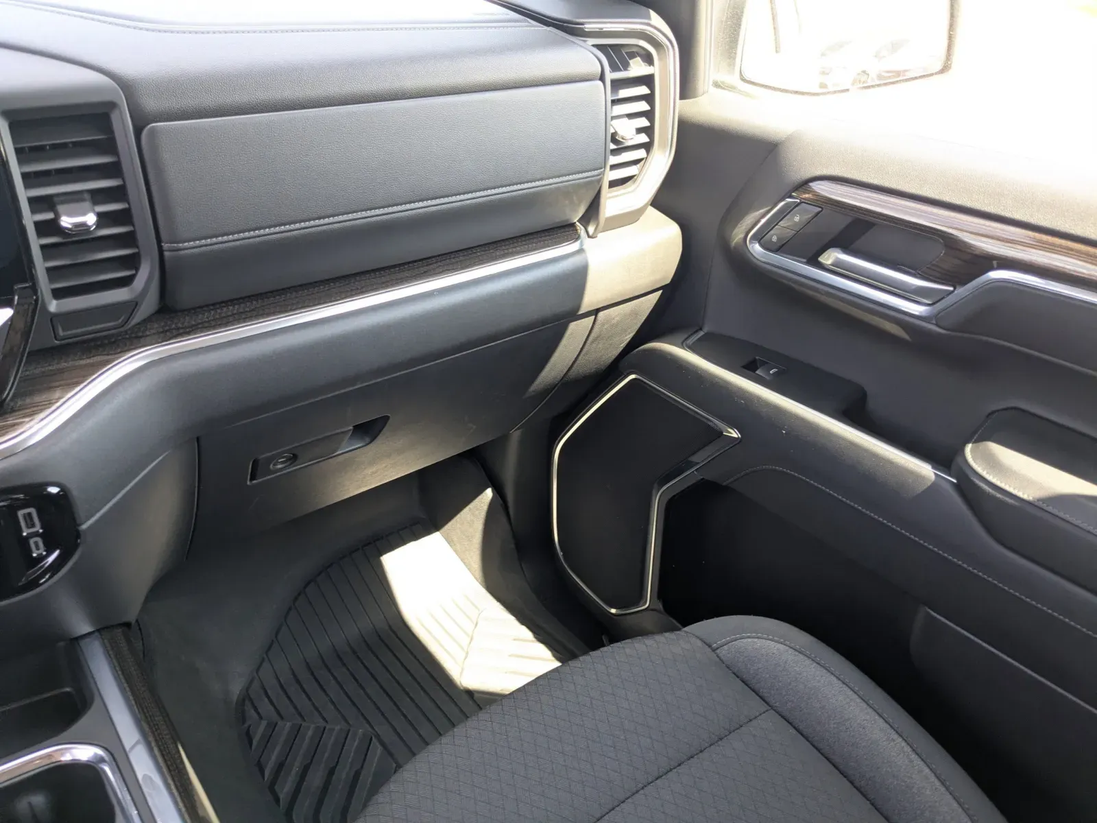 2024 Chevrolet Silverado 1500 RST - Photo 15