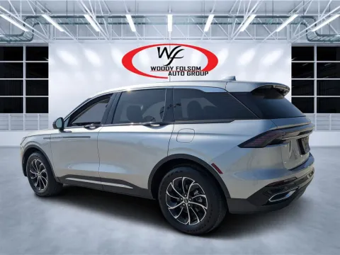 More photos of 2025 Lincoln Nautilus Premiere at Woody Folsom CDJR of Douglas, GA