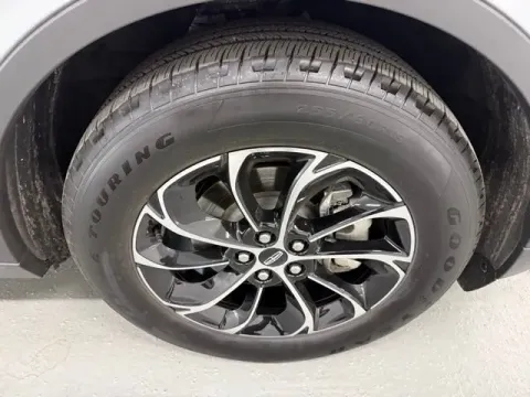 More photos of 2025 Lincoln Nautilus Premiere at Woody Folsom CDJR of Douglas, GA