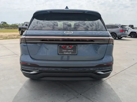 More photos of 2025 Lincoln Nautilus Premiere at Woody Folsom CDJR of Douglas, GA