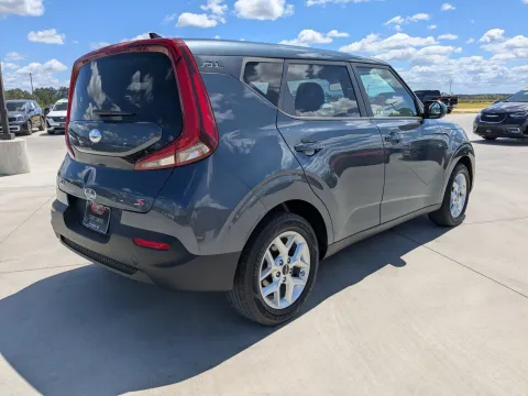 More photos of 2020 Kia Soul S at Woody Folsom CDJR of Douglas, GA