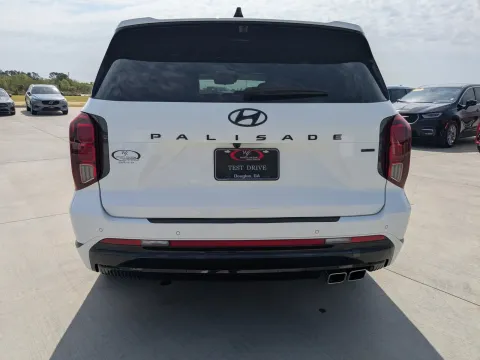 More photos of 2024 Hyundai Palisade Calligraphy Night Edition at Woody Folsom CDJR of Douglas, GA