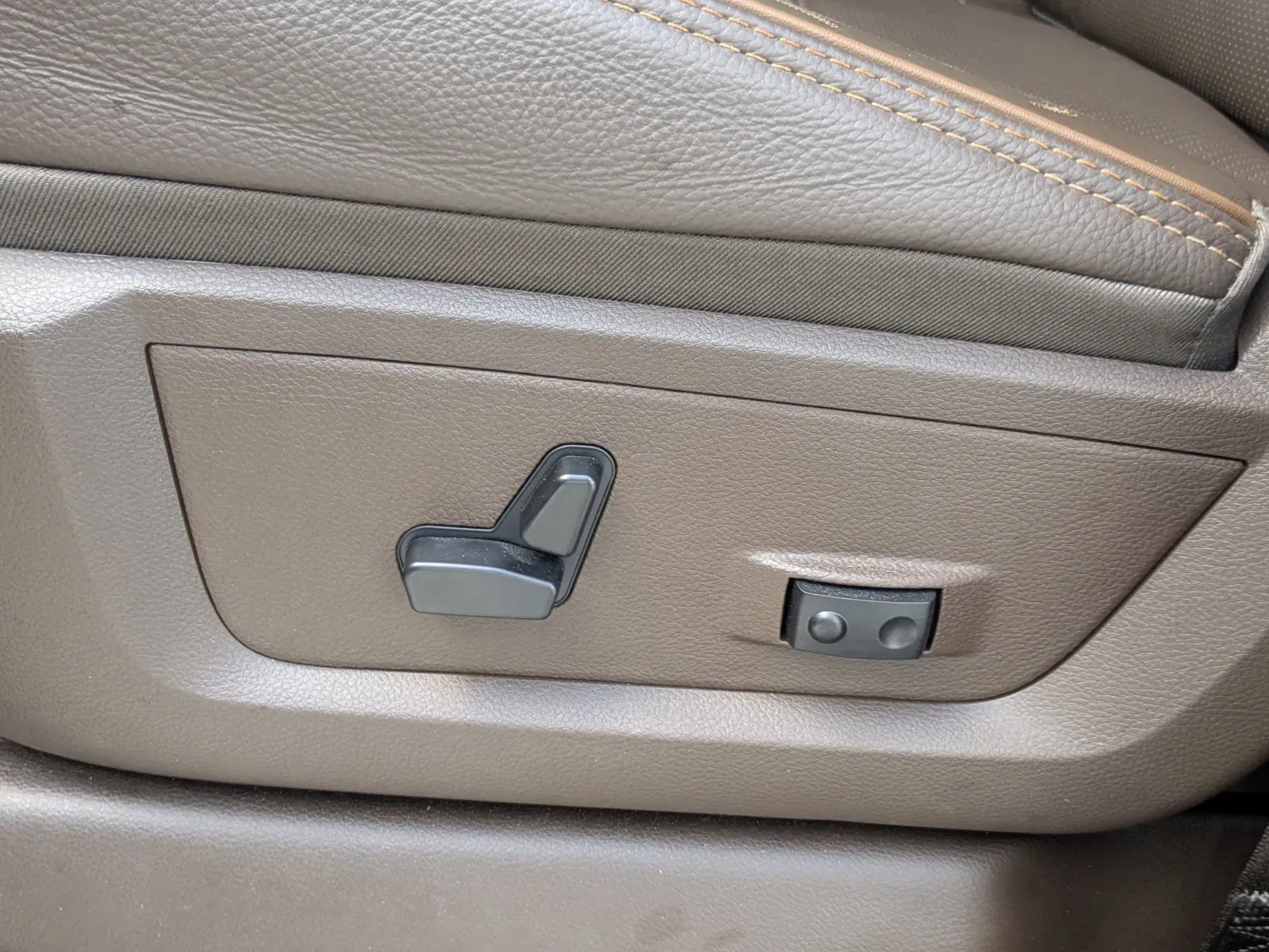 2026 RAM 3500 Limited/Longhorn - Photo 19