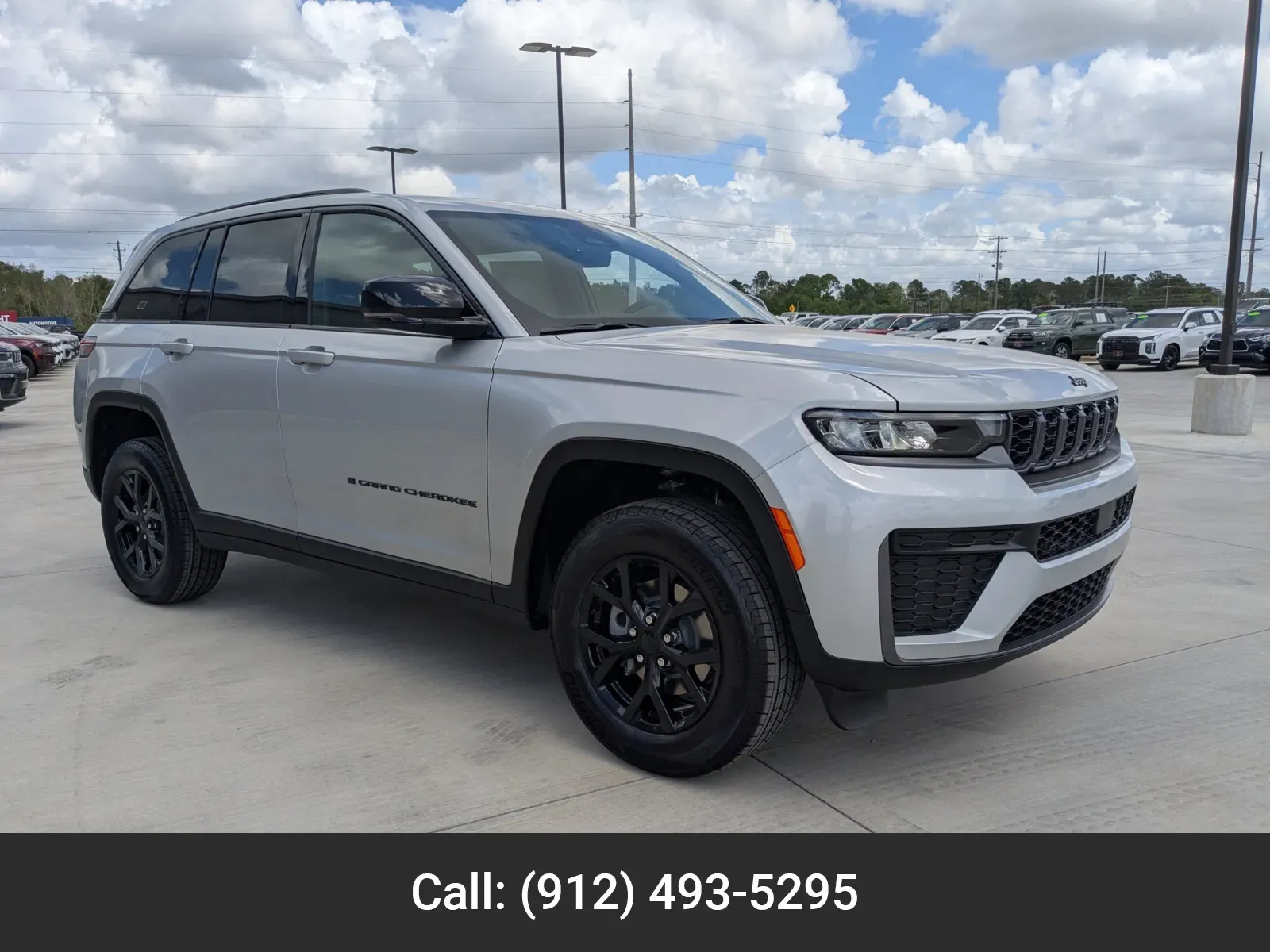 2026 Jeep Grand Cherokee Laredo Altitude