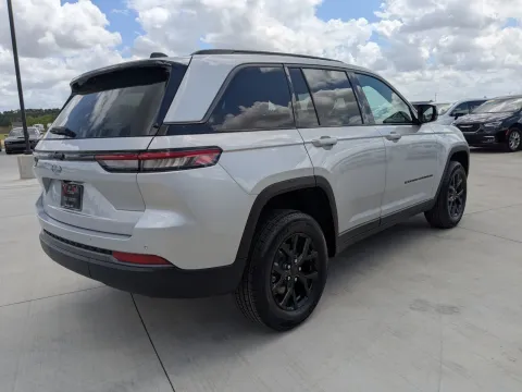 More photos of 2026 Jeep Grand Cherokee Laredo Altitude at Woody Folsom CDJR of Douglas, GA