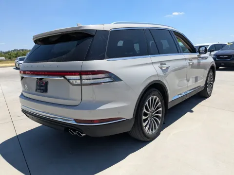 More photos of 2020 Lincoln Aviator Reserve at Woody Folsom CDJR of Douglas, GA