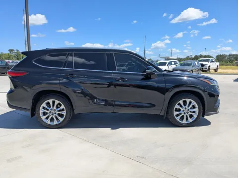 Another view of 2020 Toyota Highlander Limited for sale in Douglas, GA at Woody Folsom CDJR of Douglas