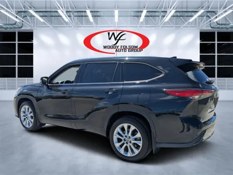 More photos of 2020 Toyota Highlander Limited at Woody Folsom CDJR of Douglas, GA