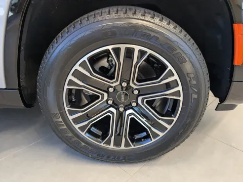 More photos of 2026 Jeep Grand Wagoneer at Woody Folsom CDJR of Douglas, GA