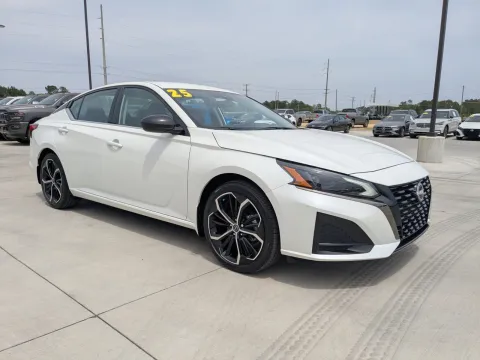 Photos of 2025 Nissan Altima SR for sale in Douglas, GA at Woody Folsom CDJR of Douglas