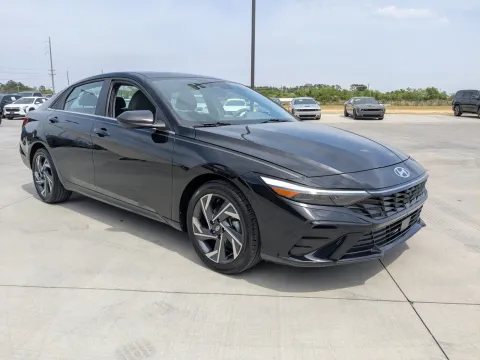 Photos of 2025 Hyundai Elantra SEL Convenience for sale in Douglas, GA at Woody Folsom CDJR of Douglas