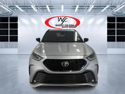 More photos of 2022 Toyota Highlander XSE at Woody Folsom CDJR of Douglas, GA