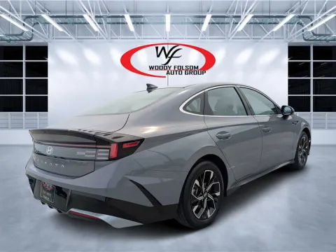 More photos of 2024 Hyundai Sonata SEL at Woody Folsom CDJR of Douglas, GA