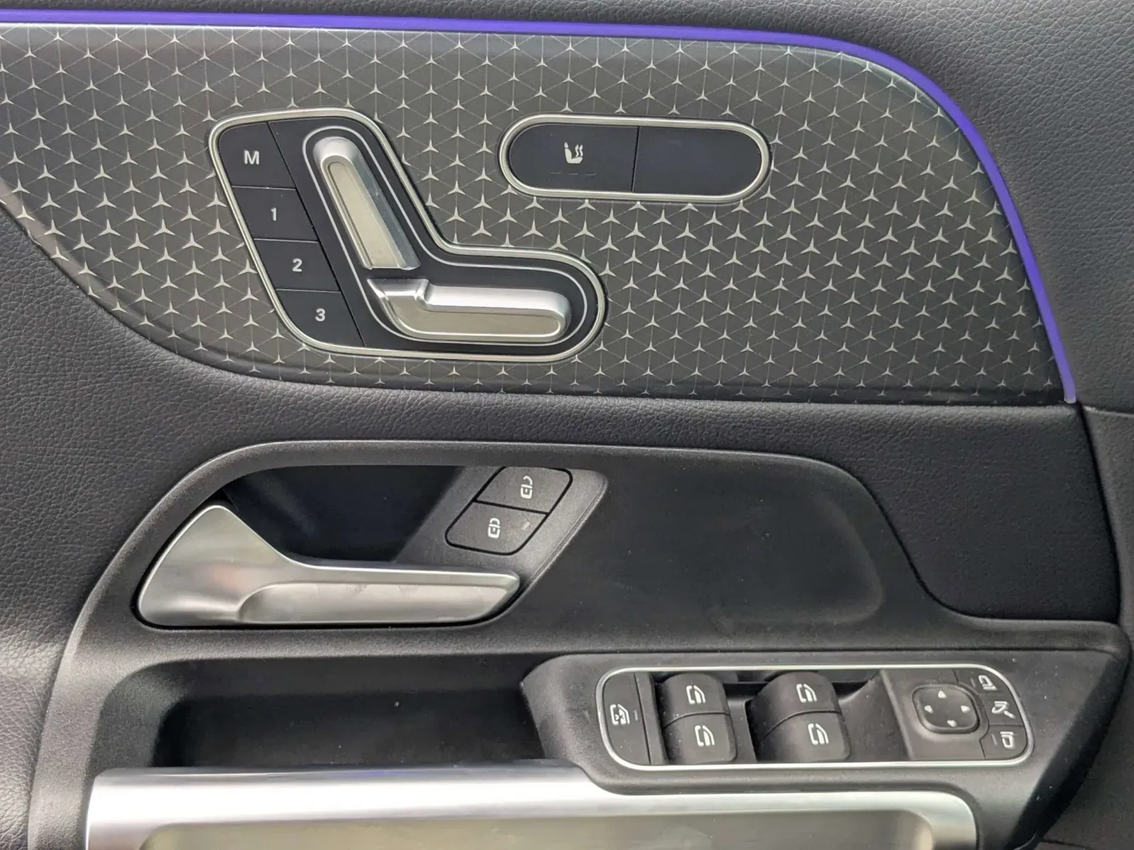 2025 Mercedes-Benz GLB Base - Photo 19