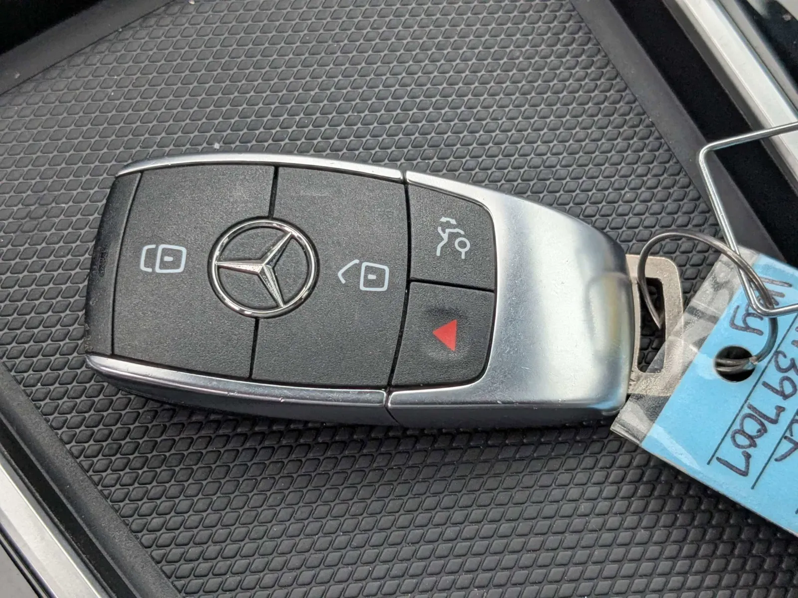 2025 Mercedes-Benz GLB Base - Photo 28