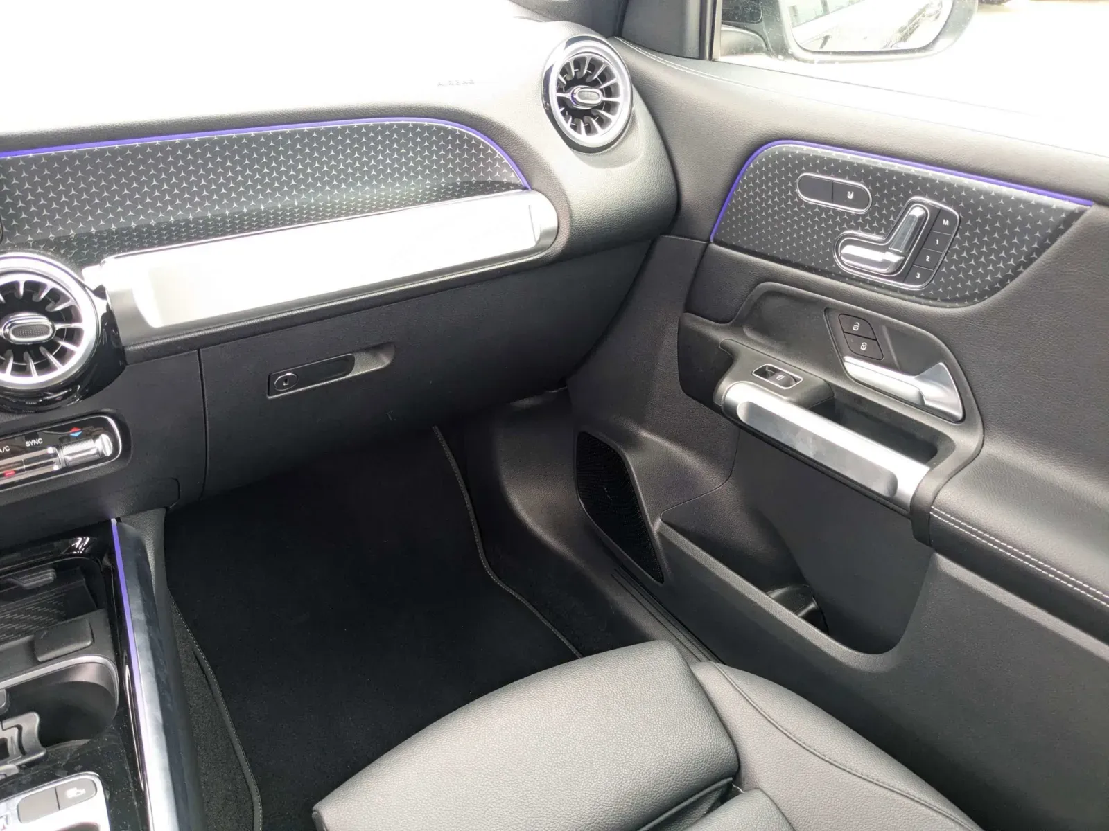 2025 Mercedes-Benz GLB Base - Photo 16