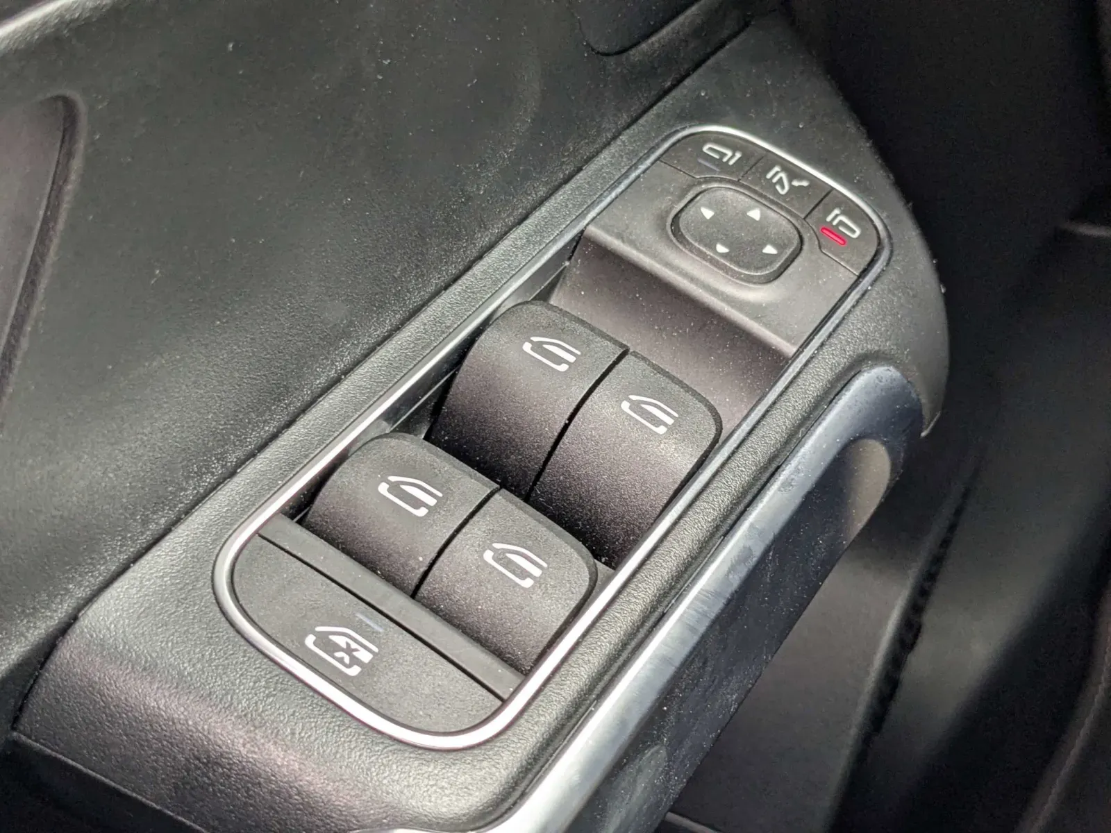2025 Mercedes-Benz GLB Base - Photo 22