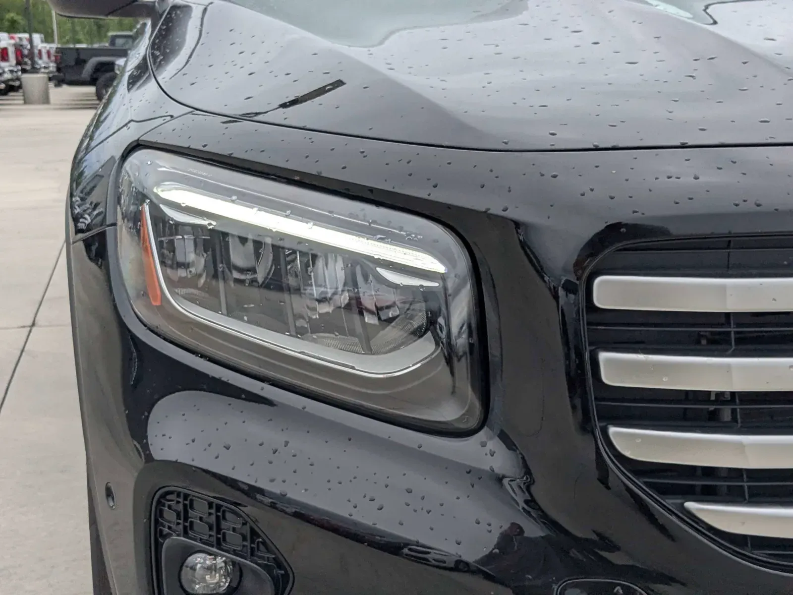 2025 Mercedes-Benz GLB Base - Photo 9