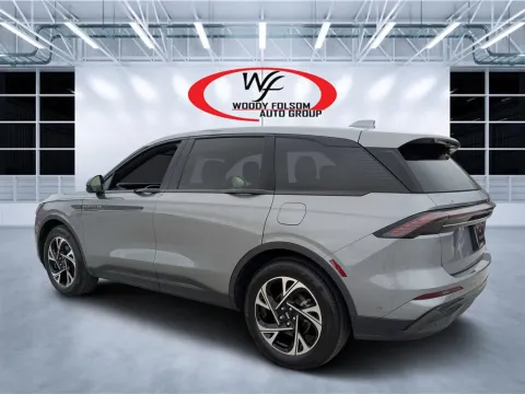 More photos of 2024 Lincoln Nautilus Premiere at Woody Folsom CDJR of Douglas, GA