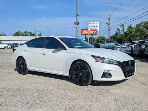 Photos of 2022 Nissan Altima 2.5 SR for sale in Douglas, GA at Woody Folsom CDJR of Douglas