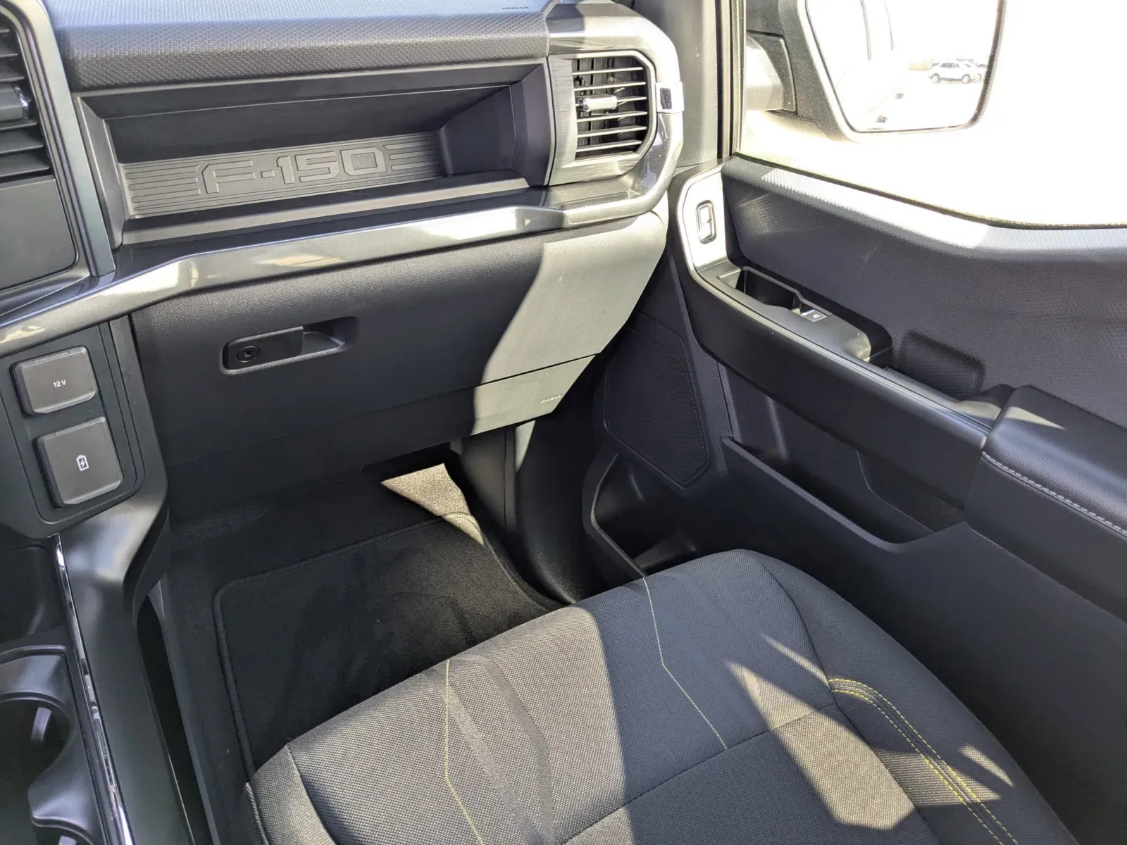 2025 Ford F-150 STX - Photo 15