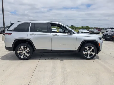 Another view of 2026 Jeep Grand Cherokee Limited for sale in Douglas, GA at Woody Folsom CDJR of Douglas