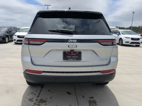 More photos of 2026 Jeep Grand Cherokee Limited at Woody Folsom CDJR of Douglas, GA